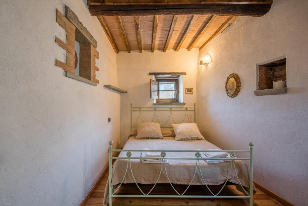 Ferienwohnung Casale Rosennano - Loggia Exterior foto